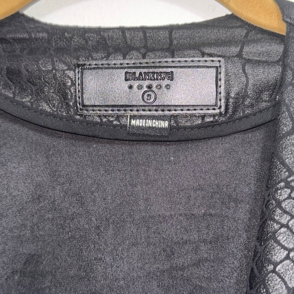 BLANKNYC Faux Leather Croc Embossed Open Front Jacket Black Small - Picture 4 of 6